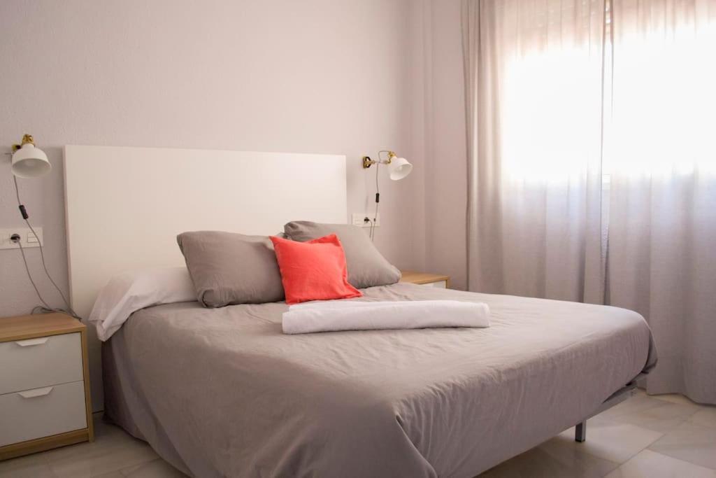 Apartment At The Beach Малага Экстерьер фото
