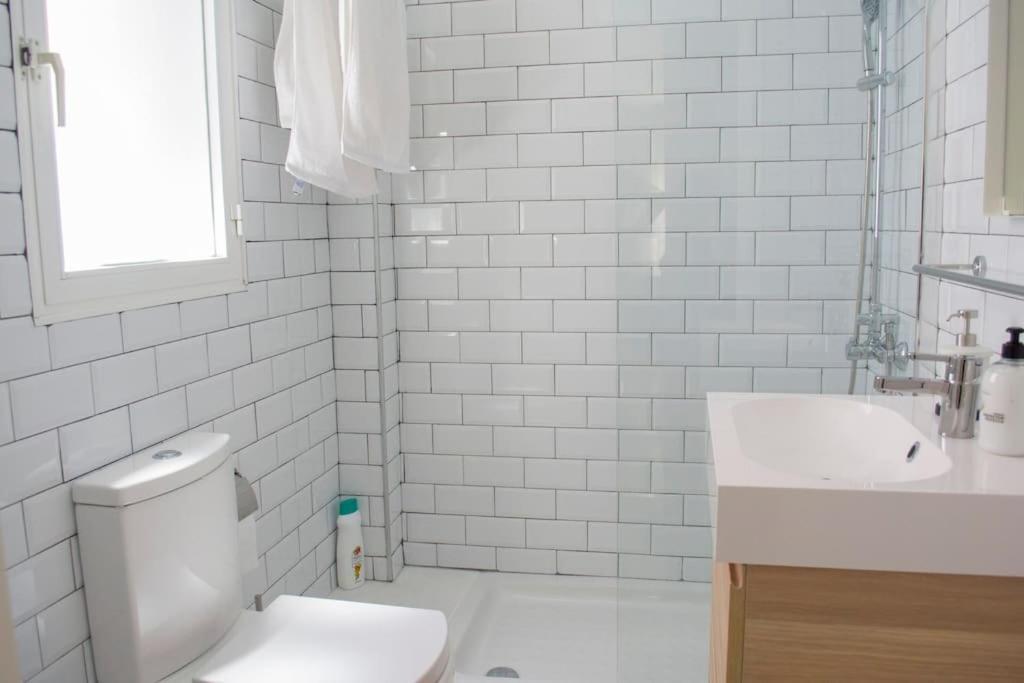 Apartment At The Beach Малага Экстерьер фото