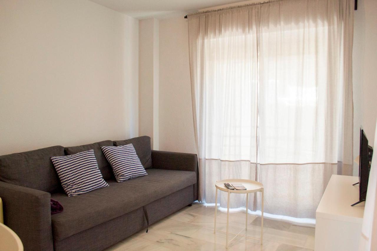 Apartment At The Beach Малага Экстерьер фото